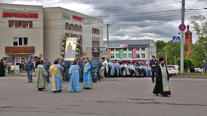 Во Владимире и его окрестностях на два часа ограничат движение транспорта для проведения Крестного хода