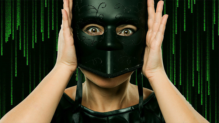 Девушка выманила 1,5 миллиона рублей, флиртуя в соцсети под видом мужчины